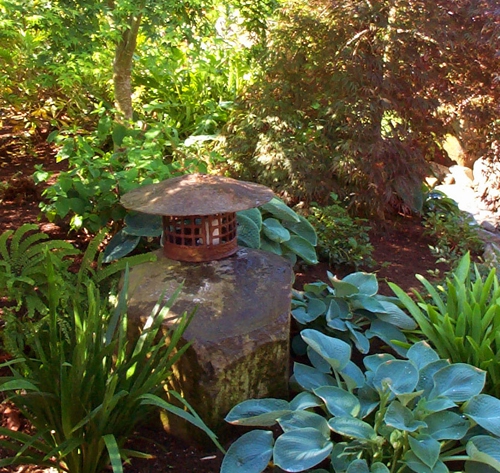 Stile asiatico tradizionale in un giardino1