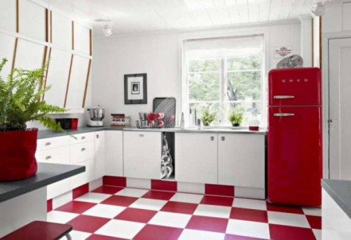 Cucina in bianco e rosso 1