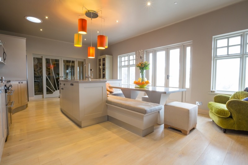 Cucina su misura con vista elegante idee pratiche Cucine classiche a vista
