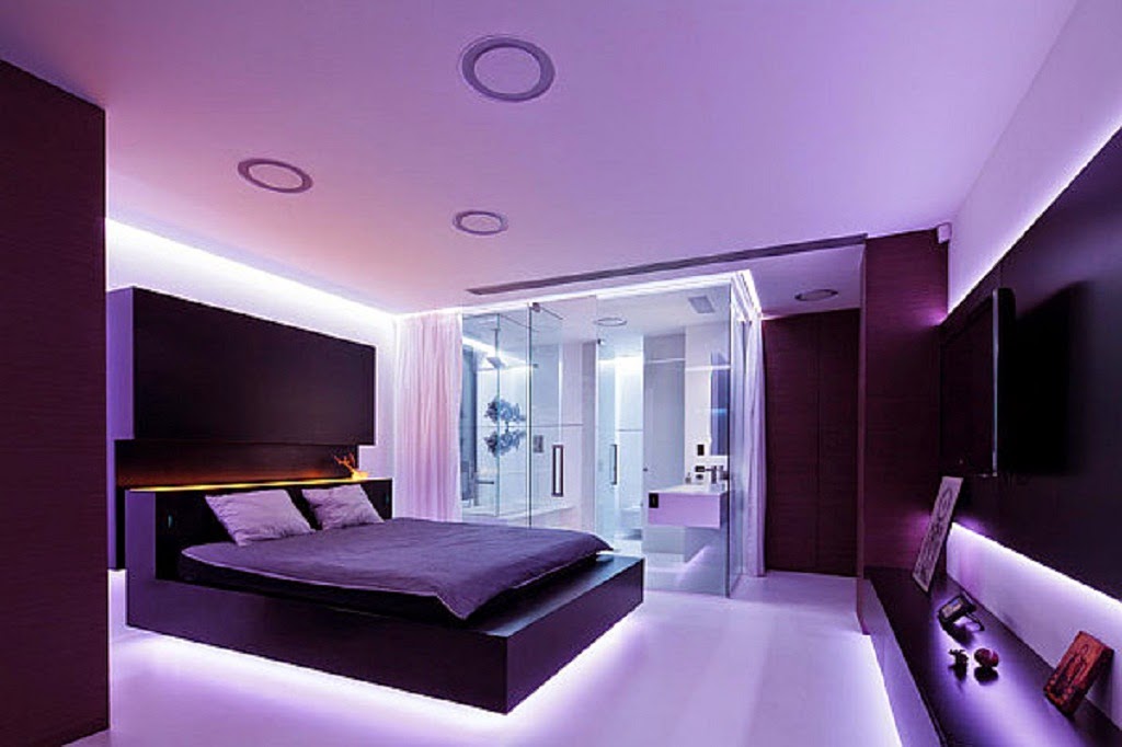 Camera da letto con pareti viola